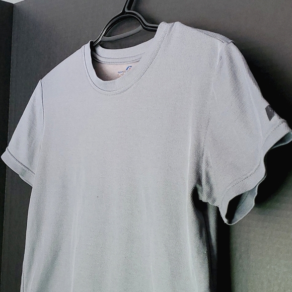 🏷5/$20🏷 Russell Athletic Dri-Power Tshirt - Size Small (some snags) - Picture 3 of 11